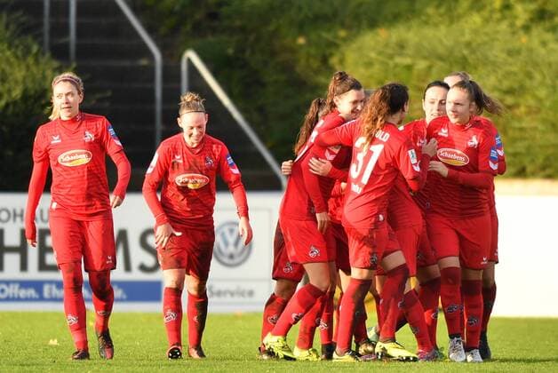 Cheering Happy celebrate cheer Goal Celebration 1 FC Köln 0 1 Soccer Allianz Women Bundesliga MSV Duisburg 1 FC Köln xmkx