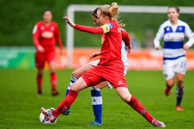 Anna Kirschbaum Cologne 5 clears the ball Symela Ciesielska MSV 11 Football Allianz Women Bundesliga MSV Duisburg 1 FC Cologne xmkx