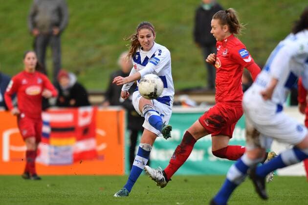 Pia Rijsdijk MSV 25 scores Kristina Hild Cologne 27 Soccer Allianz Women Bundesliga MSV Duisburg 1 FC Köln xmkx