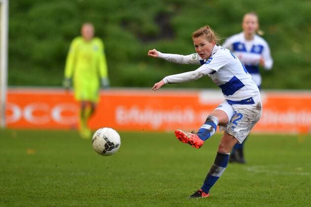 Vanessa Martini MSV 22 plays the ball outside Soccer Allianz Women Bundesliga MSV Duisburg 1 FC Köln xmkx