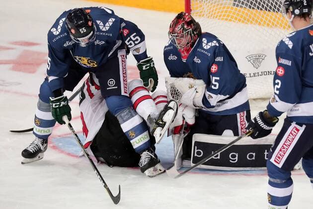 Atte Ohtamaa 55, Finland, CRob Klinkhammer 29, Canada and Eero Kilpeläinen 35, Finland during their Icehockey Karjala tournament Finland - Canada match in Hartwall Arena 12. November 2017 in Helsinki, Finland.  Copyright: xMattixMatikainenx NP24_00020373