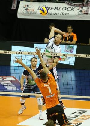 1 VBL BR VOLLEYS VS SVG Lueneburg 12 11 2017 Max Schmeling Halle Berlin GER 1 VBL BR VOLLEYS VS SVG Lueneburg in the picture Aleksander Okolic BR Volleys 1 Matthias Pompe Lueneburg 10 nordphotox xEngler nph00076