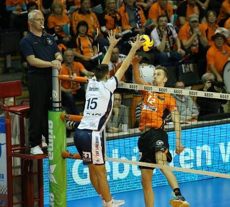 1 VBL BR VOLLEYS VS SVG Lueneburg 12 11 2017 Max Schmeling Halle Berlin GER 1 VBL BR VOLLEYS VS SVG Lueneburg pictured Paul Carroll BR Volleys 12 Ryan Sclater Lueneburg 15 nordphotox xEngler nph00076