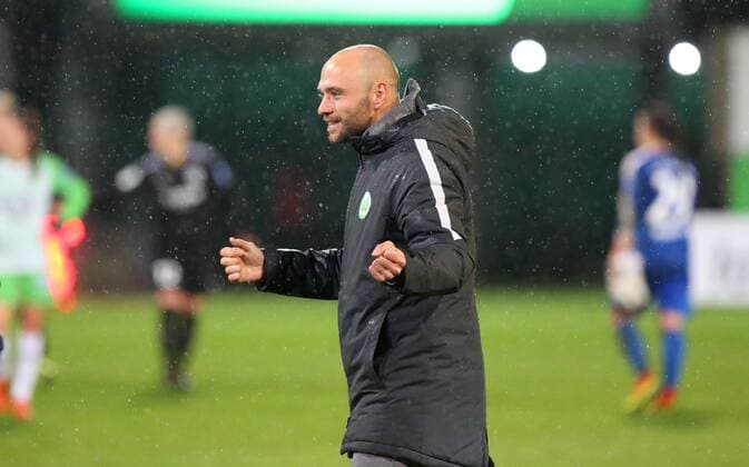 VfL vs Frankfurt Women Wolfsburg Germany 12 11 2017 FOOTBALL VfL Wolfsburg vs 1 FFC Frankfurt 1 Allianz Women Bundesliga Season 2017 18 Image shows head coach Stephan Lerch VfL Wolfsburg Final cheering Wolfsburg