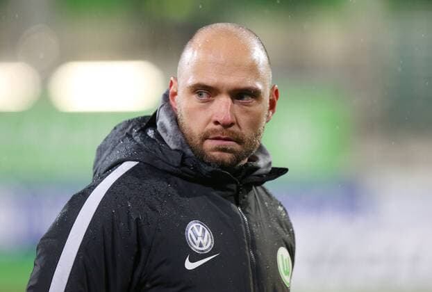 VfL vs Frankfurt Women Wolfsburg Germany 12 11 2017 FOOTBALL VfL Wolfsburg vs 1 FFC Frankfurt 1 Allianz Women Bundesliga Season 2017 18 Image shows head coach Stephan Lerch VfL Wolfsburg Wolfsburg