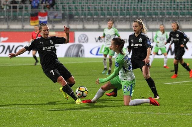 VfL vs Frankfurt Women Wolfsburg Germany 12 11 2017 FOOTBALL VfL Wolfsburg vs 1 FFC Frankfurt 1 Allianz Women Bundesliga Season 2017 18 Picture shows Margarita Gidion 1 FFC Frankfurt Caroline Graham Hansen VfL Wolfsburg Wolfsburg