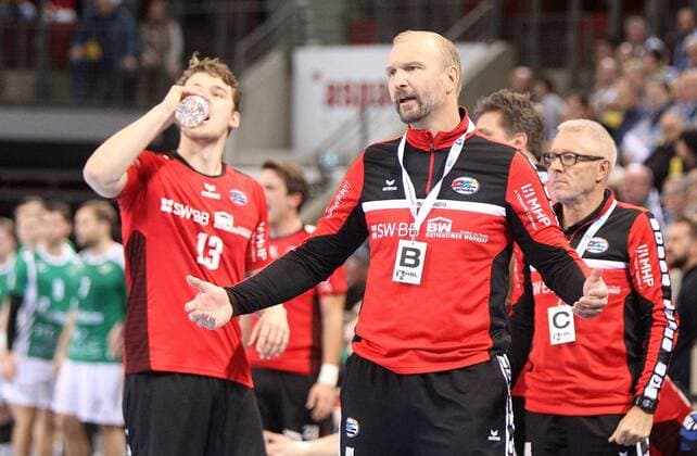 Valentin Schmidt SG BBM Bietigheim Coach Hartmut Mayerhoffer SG BBM Bietigheim disappointed looking disappointment disappointed DKB 2 Handball Bundesliga SG BBM Bietigheim DJK Rimpar Wolves xfskrx
