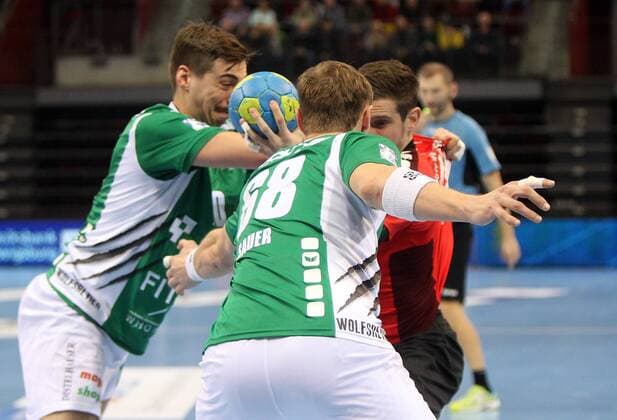 Lukas Böhm DJK Rimpar Wolves Julian Sauer DJK Rimpar Wolves Felix König SG BBM Bietigheim DKB 2 Handball Bundesliga SG BBM Bietigheim DJK Rimpar Wolves xfskrx
