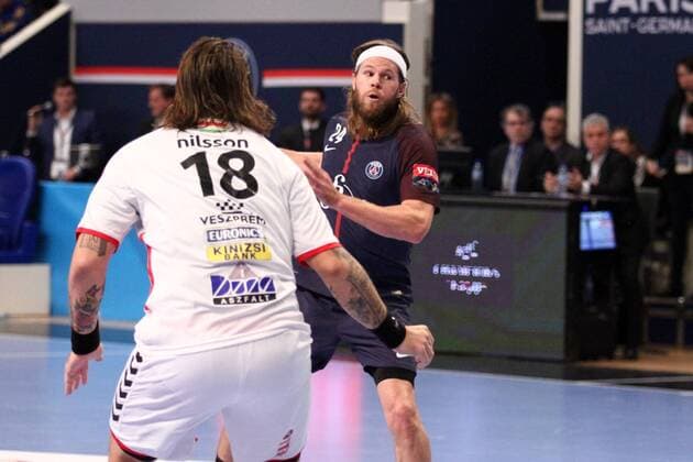 Handball, CL, Paris St. Germain - MKB Veszprem Mikkel Hansen (Paris) HANDBALL : Paris Saint-Germain Handball vs Telekom Veszprem - Velux EHF Champions League - 7eme journee - 12 11 2017 KevinDomas Panoramic 