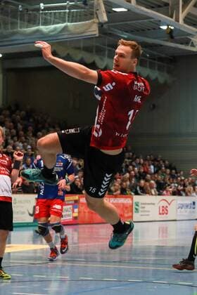Lübeck 12 November 2017 Sport Handball Season 2017 2018 2 Bundesliga VfL Lübeck Schwartau Wilhelmshavener HV litter by Ranke Fynn Nr 15 VfL Luebeck Schwartau