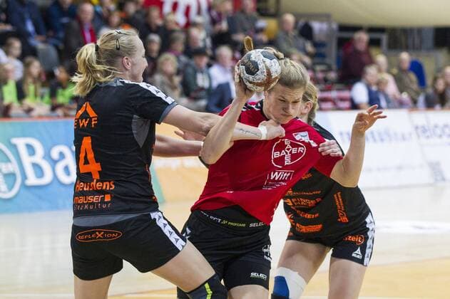 Handball Bundesliga TSV Bayer 04 Leverkusen vs HSG Bad Wildungen Vipers 19 17 Handball Bundesliga TSV Bayer 04 Leverkusen vs HSG Bad Wildungen Vipers 19 17 on 12 11 2017 Leverkusen Ostermann Arena Germany Photo Ralf Kardes Sabine Heusdens 4 RL Elf Sally Potocki 8 RM RL xrkx