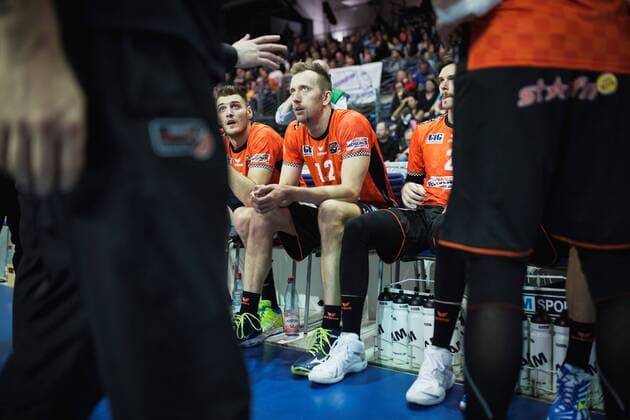Berlin Germany 12 11 2017 Aleksandar Okolic BR Volleys 1 Paul Carroll BR Volleys 12 Steven Marshall BR Volleys 2 playing the Volleyball Bundesliga season 2017 2018 between Berlin Recycling Volleys SVG Lüneburg