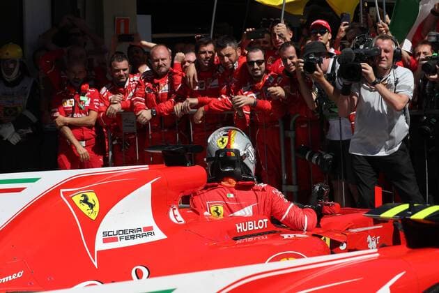 Formel 1, Sebastian Vettel gewinnt GP Brasilien 12.11.2017 - Race, Sebastian Vettel (GER) Scuderia Ferrari SF70H race winner Brazilian Grand Prix, Sao Paulo, Interlagos 9 - 12 November 2017 12.11.2017 - Race, Sebastian Vettel (GER) Scuderia Ferrari SF70H race winner 