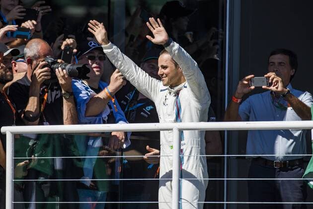 November 12, 2017 - Sao Paulo, Sao Paulo, Brazil - Nov, 2017 - Sao Paulo, Sao Paulo, Brazil - In the photo the Brazilian pilot FELIPE MASSA Williams says goodbye to the fans since this will be his last season in the competition. German driver SEBASTIAN VETTEL Scuderia Ferrari won the Brazilian Formula One Grand Prix on Sunday at the Interlagos autodromo in Sao Paulo. VALTTERI BOTTAS Mercedes AMG was second place, followed by filipinos KIMI RAIKKONEN Scuderia Ferrari. F1 2017: Brazil Grand Prix: Race - ZUMAc168 20171112_zap_c168_043 Copyright: xMarceloxChellox