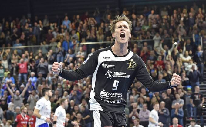 12 11 2017 last goal Jubilation of Dresden Julius Dierberg Handball 2 Bundesliga HC Elbflorenz Dresden ThSV Eisenach 30 27