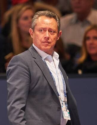 Alexander Sascha Zverev ger Manager Patricio Apey Management Half-length Action shot Single Portrait Portrait Individual action Nitto ATP Finals Season Final Tennis men International at 13 11 2017 in O2 Arena London UK