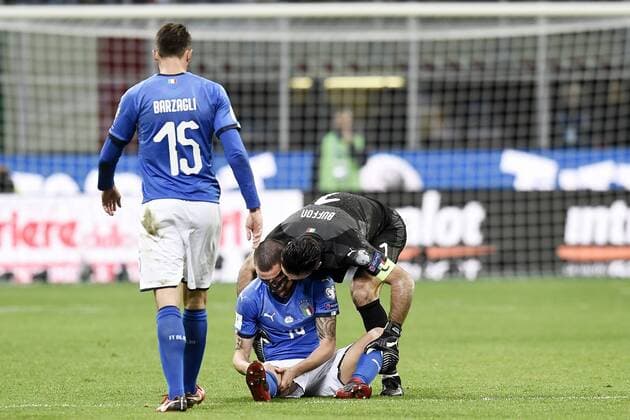 Bilder des Tages - SPORT Fußball, WM Playoffs, Italien - Schweden Db Milano 13 11 2017 - spareggio qualificazione Mondiali Russia 2018 Italia-Svezia foto Daniele Buffa Image nella foto: Leonardo Bonucci-Gianluigi Buffon-Andrea Barzagli 