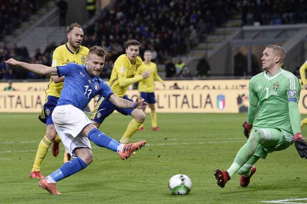 Fußball, WM Playoffs, Italien - Schweden Db Milano 13 11 2017 - spareggio qualificazione Mondiali Russia 2018 Italia-Svezia foto Daniele Buffa Image nella foto: Ciro Immobile-Robin Olsen 