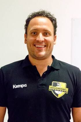 13 11 2017 xmzx Handball 3 League SG Bruchköbel later team manager Tim Beckmann v l Tim Beckmann Hanau Hesse Germany