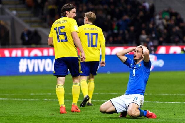 Bilder des Tages - SPORT Fußball, WM Playoffs, Italien - Schweden 171113 Italiens Andrea Belotti deppar efter en missad malchans under fotbollsmatchen i VM-kvalets play-off mellan Italien och Sverige den 13 november 2017 i Milano.  Copyright: JOELxMARKLUND BB171113JM037