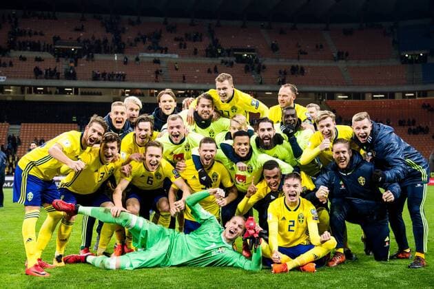 Fußball, WM Playoffs, Italien - Schweden 171113 Sveriges spelare jublar efter att dom är klara för VM efter fotbollsmatchen i VM-kvalets play-off mellan Italien och Sverige den 13 november 2017 i Milano.  Copyright: PETTERxARVIDSON BB171113PA068