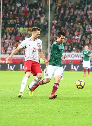 Fußball, Polen - Mexiko November 13, 2017 - Gdansk, Poland - Tomasz Kedziora and Hirving Lozano during the International Friendly Länderspiel soccer match between Poland and Mexico at the Energa Stadium in Gdansk, Poland on 13 November 2017 Poland v Mexico: International Friendly  - ZUMAn230 20171113_zaa_n230_356 Copyright: xMateuszxWlodarczykx