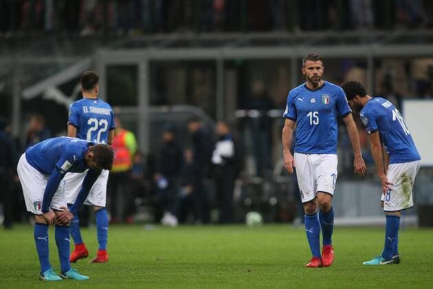 Fußball, WM Playoffs, Italien - Schweden Milan, Italy - November 13: Disappointment italian players at end of the FIFA 2018 World Cup Qualifier Play-off match Italy vs Sweden at Meazza Stadium on November 13, 2017 in Milan, Italy.  Copyright: xmarcoxiacobuccix xIPAx xMarcoxIacobuccix