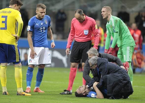 Fußball, WM Playoffs, Italien - Schweden November 13, 2017 - Milan, Italy - Matteo Darmian during the playoff match for qualifying for the Football World Cup 2018 between Italia v Svezia, in Milan, on November 13, 2017. Italy v Sweden - FIFA 2018 World Cup Qualifier Play-Off: Second Leg  - ZUMAn230 20171113_zaa_n230_459 Copyright: xLorisxRosellix