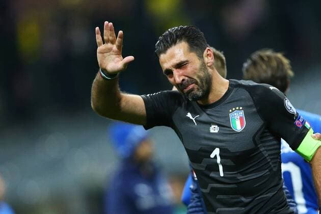 Fußball, WM Playoffs, Italien - Schweden November 13, 2017 - Milan, Italy - FIFA World Cup WM Weltmeisterschaft Fussball Qualifiers play-off Switzerland v Northern Ireland.Gianluigi Buffon of Italy crying at the end of at San Siro Stadium in Milan, Italy on November 13, 2017. Italy v Sweden - FIFA 2018 World Cup Qualifier Play-Off: Second Leg  - ZUMAn230 20171113_zaa_n230_492 Copyright: xMatteoxCiambellix