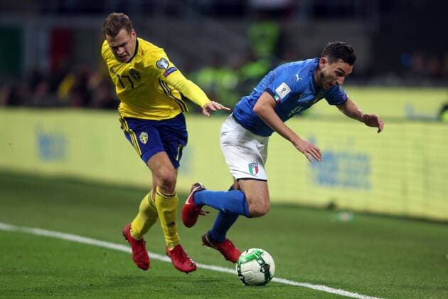 Fußball, WM Playoffs, Italien - Schweden Milan, Italy - November 13: Claesson and Darmian during the FIFA 2018 World Cup Qualifier Play-off match Italy vs Sweden at Meazza Stadium on November 13, 2017 in Milan, Italy.  Copyright: xmarcoxiacobuccix xIPAx xMarcoxIacobuccix