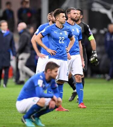 Football International World Cup 2018 Play Off Rueckspiel in Milan 13 11 2017 Italy Sweden Emttaeuschung Italy After the Game Stephan El Shaarawy Milan