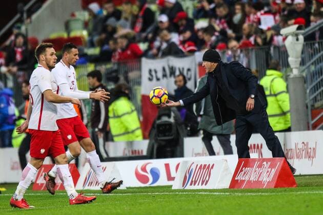 November 13, 2017 - Gdansk, Poland - Coach Juan Carlos Osorio (MEX), Maciej Rybus (POL), Jaroslaw Jach (POL) during the International Friendly Länderspiel match between Poland and Mexico at Energa Stadium in Gdansk, Poland on November 13, 2017. Poland v Mexico: International Friendly  - ZUMAn230 20171113_zaa_n230_685 Copyright: xFotoxOlimpikx