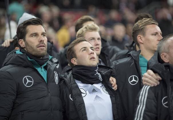 v l Fitness trainer Yann Benjamin Ball Mario Goetze Götze ger Goalkeeper Bernd Leno ger Singing The Anthem National Anthem Football Country game Friendly match England tight Germany ger 0 0 at 10 11 2017 in London UK