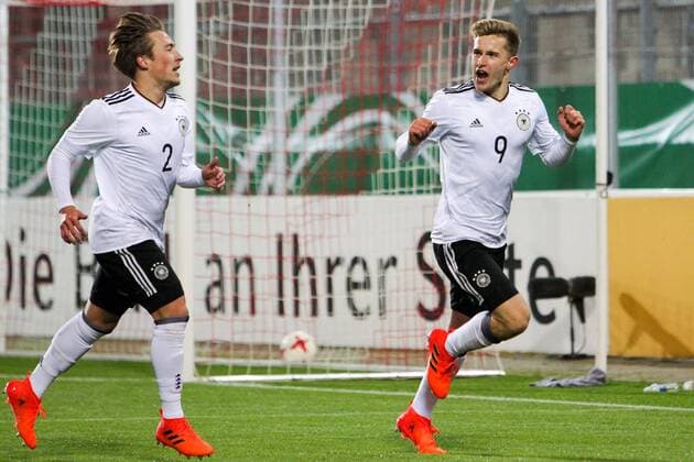 Germany Italy Football U20 Country game Zwickau 14 11 2017 Stadium Zwickau Football U20 international match Germany England goal for Germany in Picture v l Felix Paßlack U20 ger Hoffenheim and John Eggestein U20 ger Bremen bejubeln the 1 0 through John Eggestein U20 ger Bremen