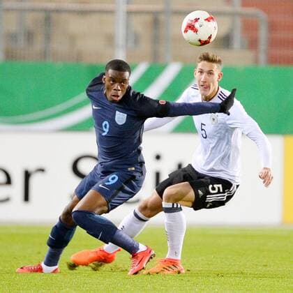 Stephy Mavididi England U20 left and Phil Neumann Germany U20 right Germany vs England Football U20 Elite League 14 11 2017 Zwickau Copyright: xEibner-Pressefoto BertxHarzerx EP_BHR