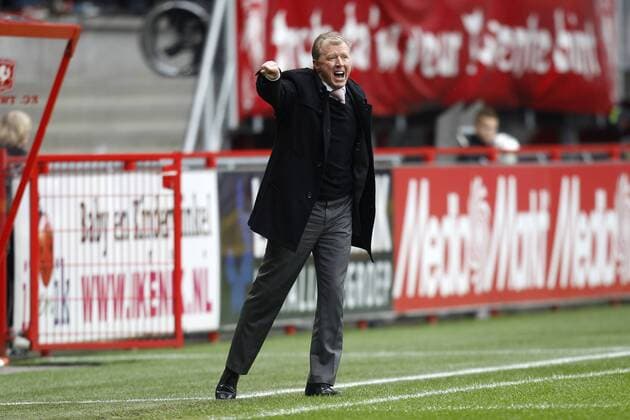 ENSCHEDE - FC Twente - Feyenoord, Voetbal Eredivisie , seizoen 2011-2012 , 18-03-2012 , Stadion Grolsch Veste , FC Twente trainer Steve McClaren. Twente - feyenoord *** ENSCHEDE FC Twente Feyenoord Football Eredivisie season 2011 2012 18 03 2012 Stadium Grolsch Vests FC Twente trainer Steve McClaren Twente Feyenoord 