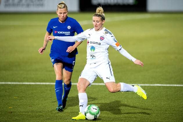 171115 Chelseas Gilly Flaherty och Rosengards Anja Mittag under fotbollsmatchen i Champions League mellan Rosengard och Chelsea den 15 november 2017 i Malmö.  Copyright: LUDVIGxTHUNMAN BB171115LT010