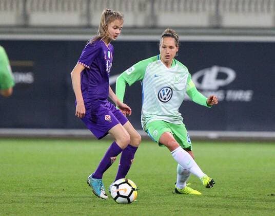 Wolfsburg vs Florence CL Women Wolfsburg Germany 15 11 2017 FOOTBALL VfL Wolfsburg vs ACF Florence 1 16 Final UEFA Womens Champions League Season 2017 18 Image shows Babette Peter VfL Wolfsburg Wolfsburg