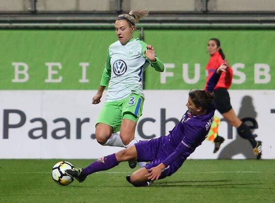Wolfsburg vs Florence CL Women Wolfsburg Germany 15 11 2017 FOOTBALL VfL Wolfsburg vs ACF Florence 1 16 Final UEFA Womens Champions League Season 2017 18 Image shows Zsanett Jakabfi VfL Wolfsburg Wolfsburg