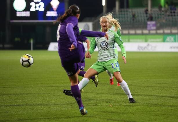 Wolfsburg vs Florence CL Women Wolfsburg Germany 15 11 2017 FOOTBALL VfL Wolfsburg vs ACF Florence 1 16 Final UEFA Womens Champions League Season 2017 18 Image shows Pernille Harder VfL Wolfsburg Wolfsburg