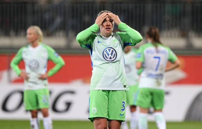 Wolfsburg vs Florence CL Women Wolfsburg Germany 15 11 2017 FOOTBALL VfL Wolfsburg vs ACF Florence 1 16 Final UEFA Womens Champions League Season 2017 18 Image shows Zsanett Jakabfi VfL Wolfsburg Wolfsburg