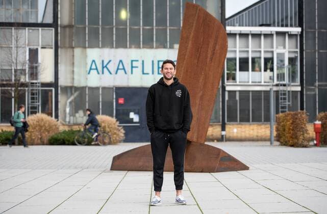 13 11 2017 xfux Football 2 Bundesliga SV Darmstadt 98 photoshoot with Julian von Haacke in the Martinsviertel in Darmstadt and on the grounds of the TU Darmstadt University of Technology emonline emspor deloka vl Julian von Haacke SV Darmstadt 98 Darmstadt