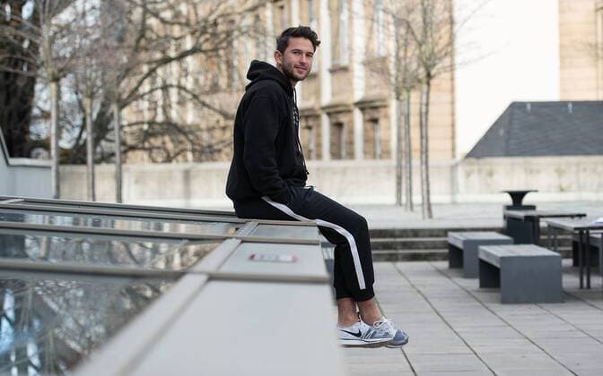 13 11 2017 xfux Football 2 Bundesliga SV Darmstadt 98 photoshoot with Julian von Haacke in the Martinsviertel in Darmstadt and on the grounds of the TU Darmstadt University of Technology emonline emspor deloka vl Julian von Haacke SV Darmstadt 98 Darmstadt