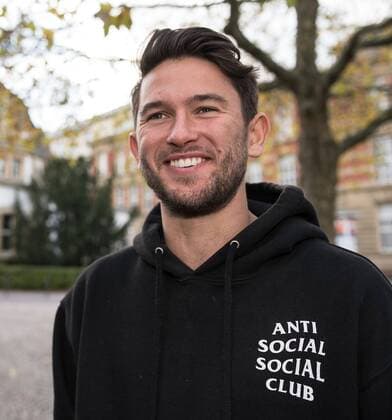 13 11 2017 xfux Football 2 Bundesliga SV Darmstadt 98 photoshoot with Julian von Haacke in the Martinsviertel in Darmstadt and on the grounds of the TU Darmstadt University of Technology emonline emspor deloka vl Julian von Haacke SV Darmstadt 98 Darmstadt