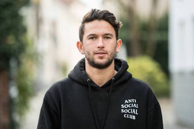 13 11 2017 xfux Football 2 Bundesliga SV Darmstadt 98 photoshoot with Julian von Haacke in the Martinsviertel in Darmstadt and on the grounds of the TU Darmstadt University of Technology emonline emspor deloka vl Julian von Haacke SV Darmstadt 98 Darmstadt