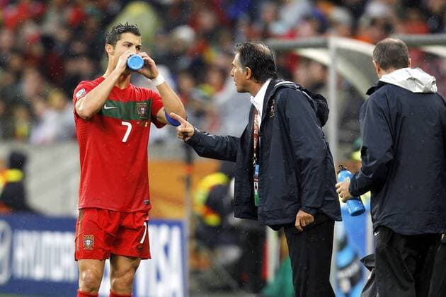 wk2010 world cup 2010 cape town 21 06 2010 portugal north korea 7 0 cristiano ronaldo with trainer carlos queiroz portugal north korea