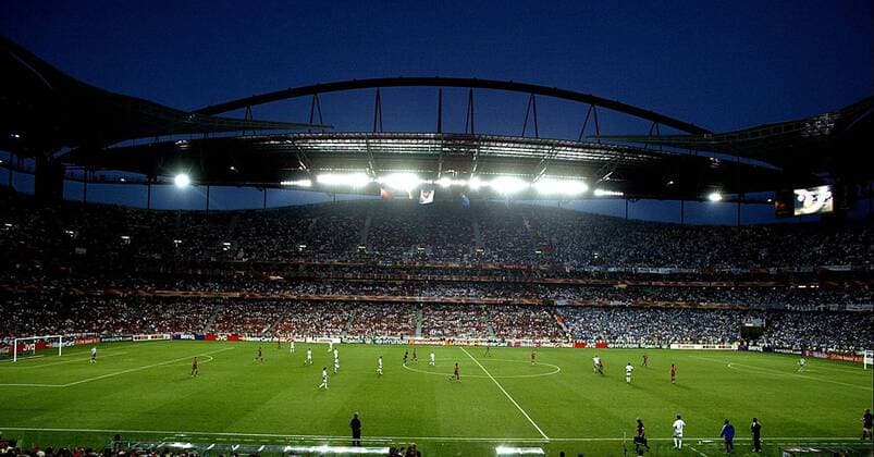 lisbon 04 07 2004 stadium da luz finale euro 2004 euro2004 ek portugal portugal greece 0 1 doctor atmosphere image stadium portugal greece