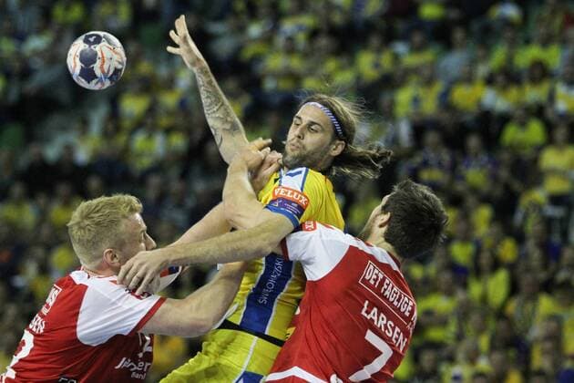 Kielce, 18.11.2017 PILKA RECZNA MEZCZYZN LIGA MISTRZOW MECZ PGE VIVE KIELCE - AALBORG HANDBOLD HANDBALL MAN , CHAMPIONS LEAUGUE , PGE VIVE KIELCE - Aalborg handbold NZ dean bombac FOT. Pawel Janczyk 400mm.pl NEWSPIX.PL --- Newspix.pl FRANCE OUT!  171118JAN112