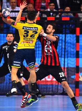 18.11.2017 Skopje(FYR Macedonia) HC Vardar-Rhein Neckar Löwen EHF Champions League men s handball ILIJA Abutovic(r) HC Vardar :Str 