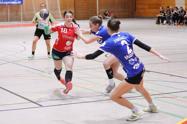 Picture shows Lea Neubrander Herrenberg and Verena Osswald Groebenzell 9 Matchday of the 2 Women Handball Bundesliga in the season 2017 18 between the HCD Groebenzell and the SG H2Ku Herrenberg Groebenzell Copyright: xEIBNER MarcelxEngelbrechtx EP_MET